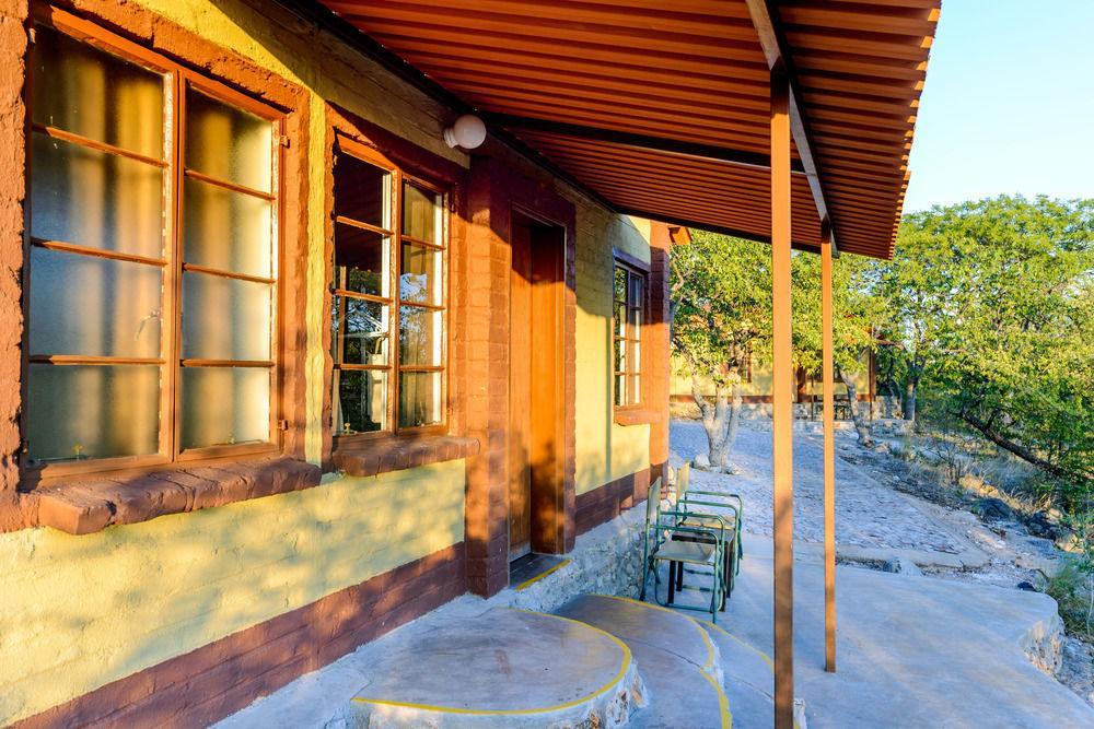 הוילה אוקאוקוג'ו Gondwana Etosha Safari Camp מראה חיצוני תמונה