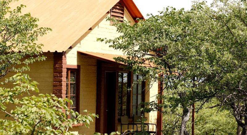 הוילה אוקאוקוג'ו Gondwana Etosha Safari Camp מראה חיצוני תמונה