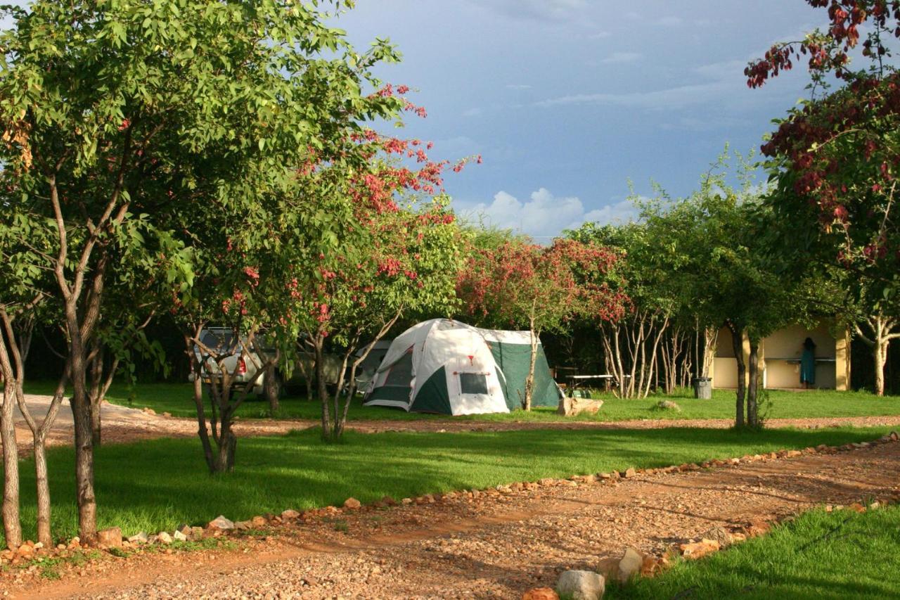 הוילה אוקאוקוג'ו Gondwana Etosha Safari Camp מראה חיצוני תמונה